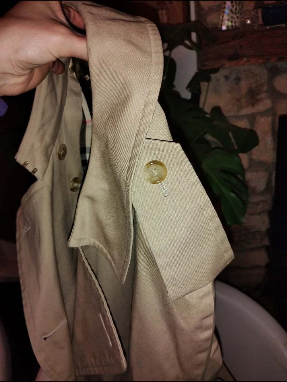 Vintage Burberry's Honey Beige Castleford Double-Breasted Trench Coat - Picture 9 of 10